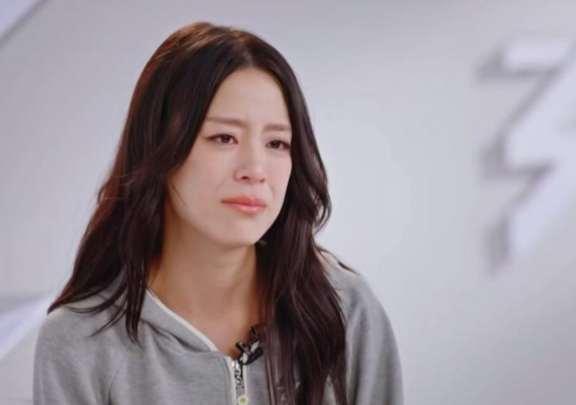 江語晨錄影到一半,收到前夫跨海爭扶養權的消息。(圖/翻攝芒果TV微博)